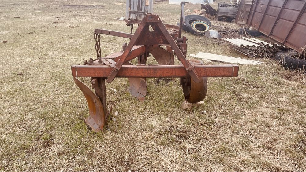 Плуг 3 корпусный