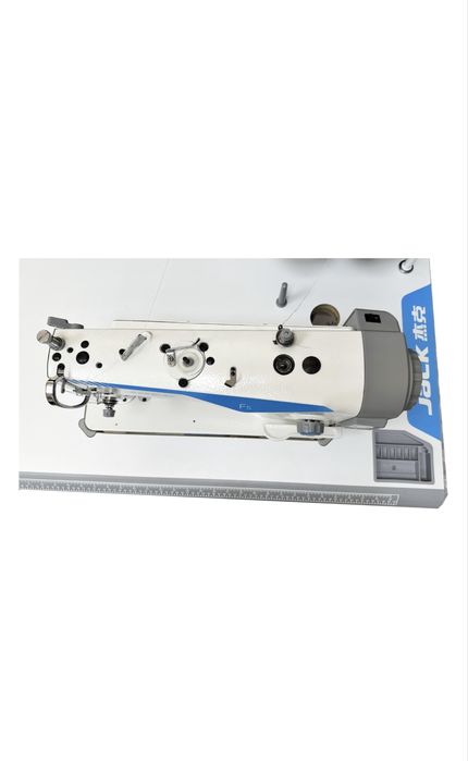 Продам машинку и оверлок jack