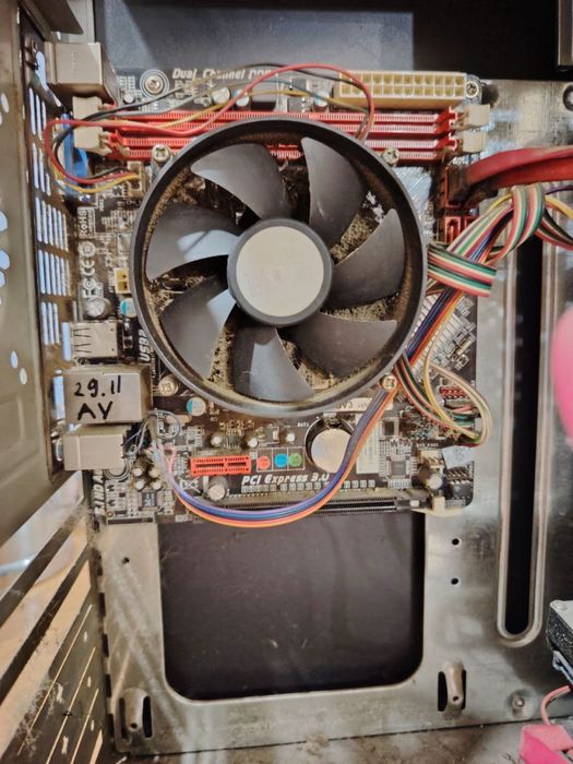 Пк домашний,  все работает хорошо манитор 27