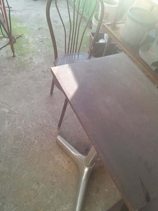 Mobilier terasa masa cu scaune