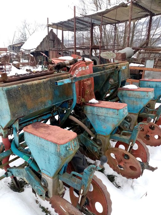 Vând semănătoare prasitoare monosem 4 rânduri