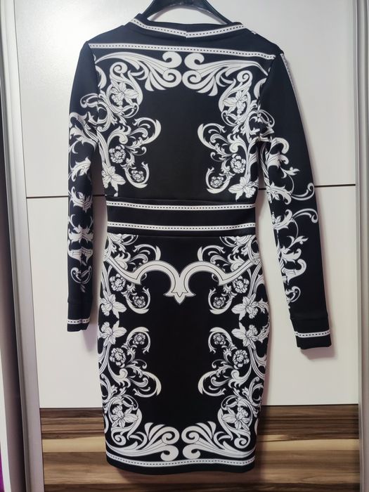 Рокля  с дълъг ръкав