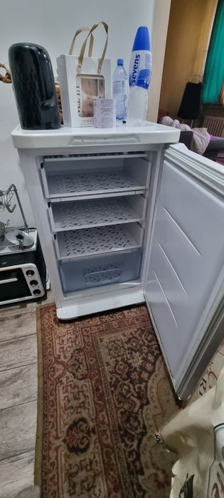 Срочно продам Морозильник