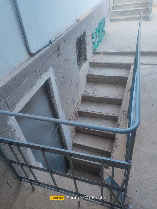 ТЕЗ ВА АРЗОН Яшаш учун тайёр ховли сотилади