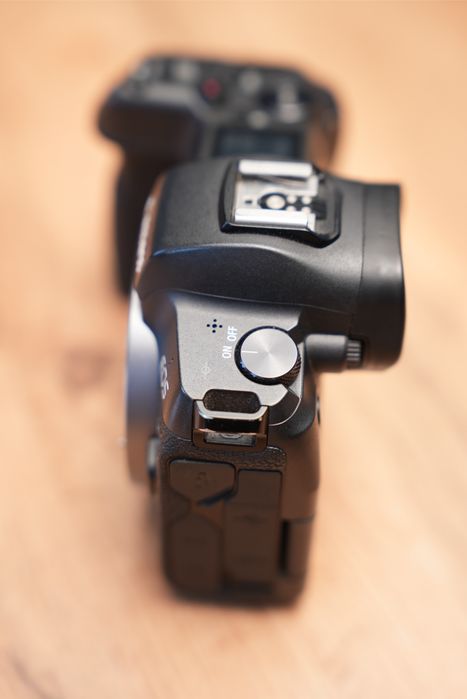 Canon R сатылады