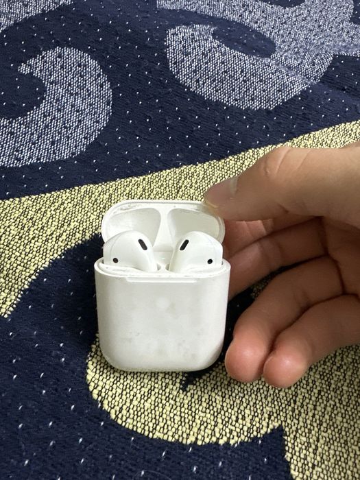 Продам Airpods Б/у