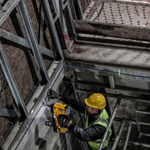 Акумулаторен такер за бетон DeWALT DCN890P2, 18V, 13-57mm
