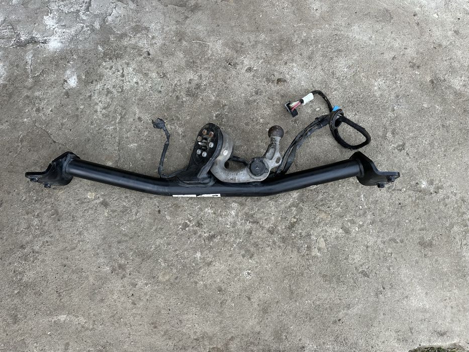 Carlig de remorcare pentru Mercedes-Benz C-Class (W205)