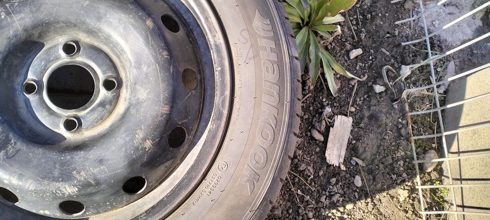 Genți cu anvelope de vară 185/65/R15  88T