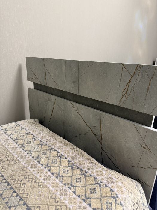 Продаются две односпальные кровати.