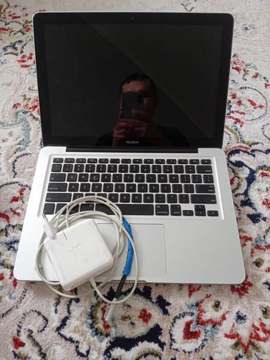 MACBOOK ноутбук продам
