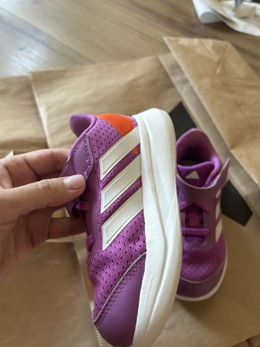 Детские кроссовки Adidas для девочки