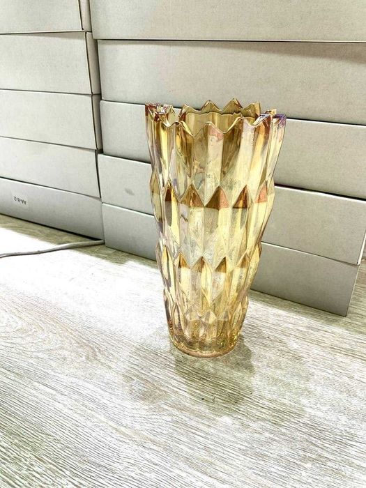 Ваза стеклянная 24см — для дома и офиса