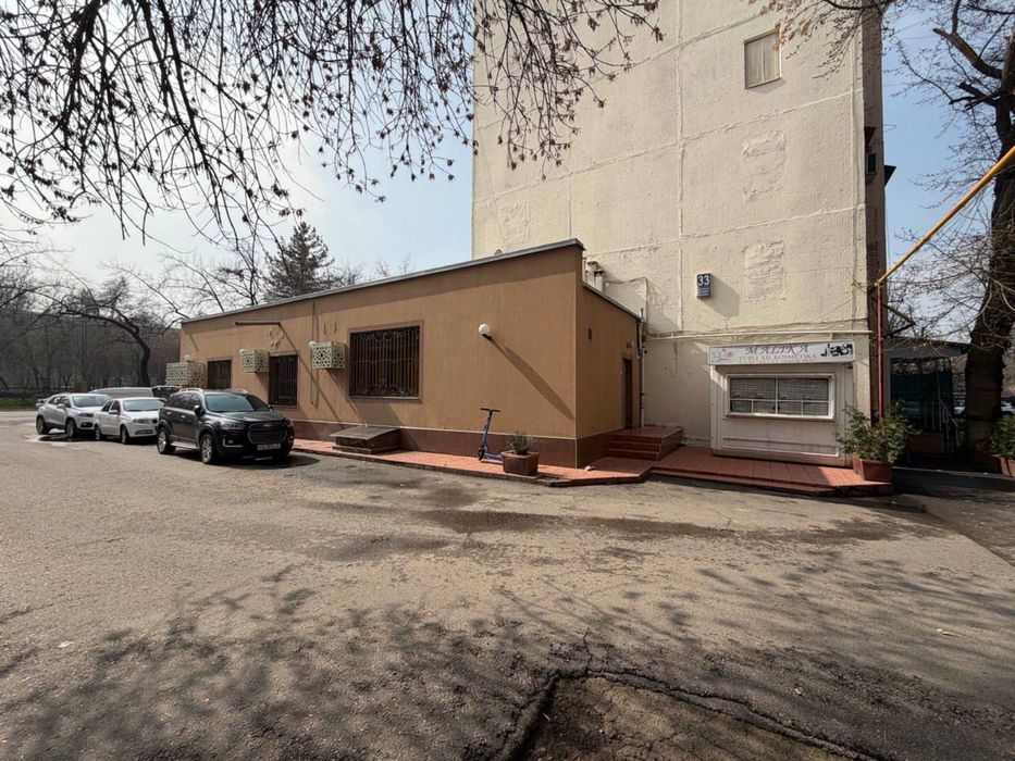 Продаётся Нежилое Помещение - 695 кв.м. - 1я линия!