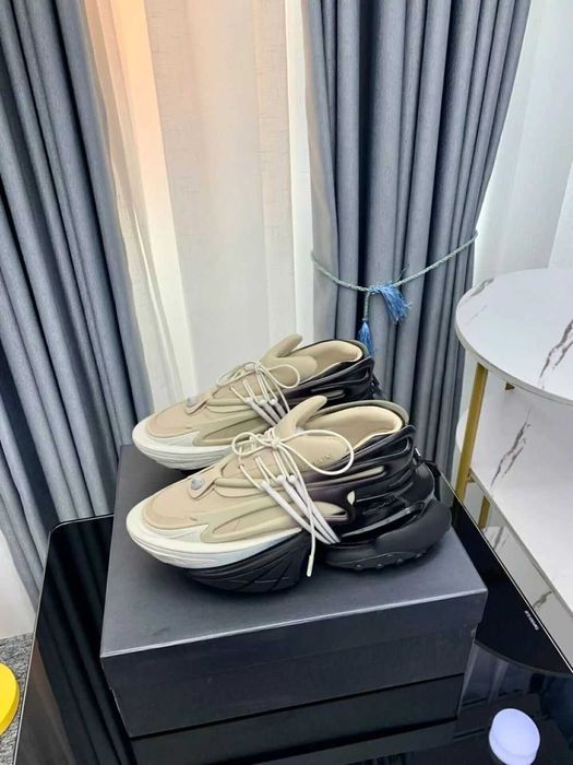 Balmain Unicorn Low-Top Sneaker "Beige/Black"