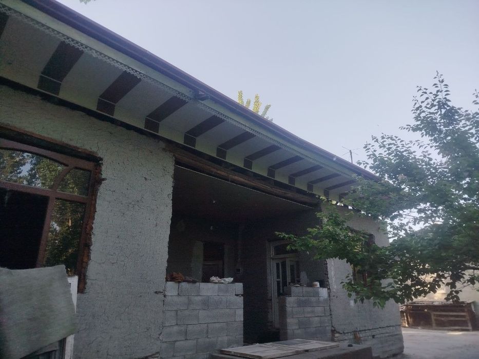 3 xonali uy sotiladi