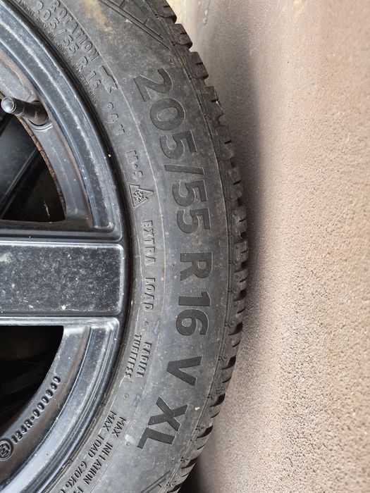 Pentru eliberarea spațiului acasă se vând 4 jante pe 16