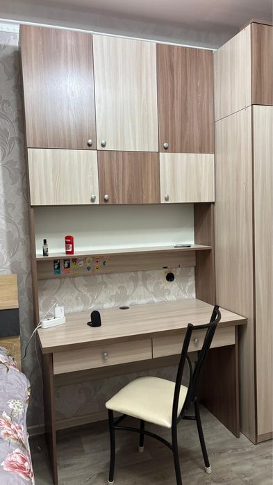 стол письменый.