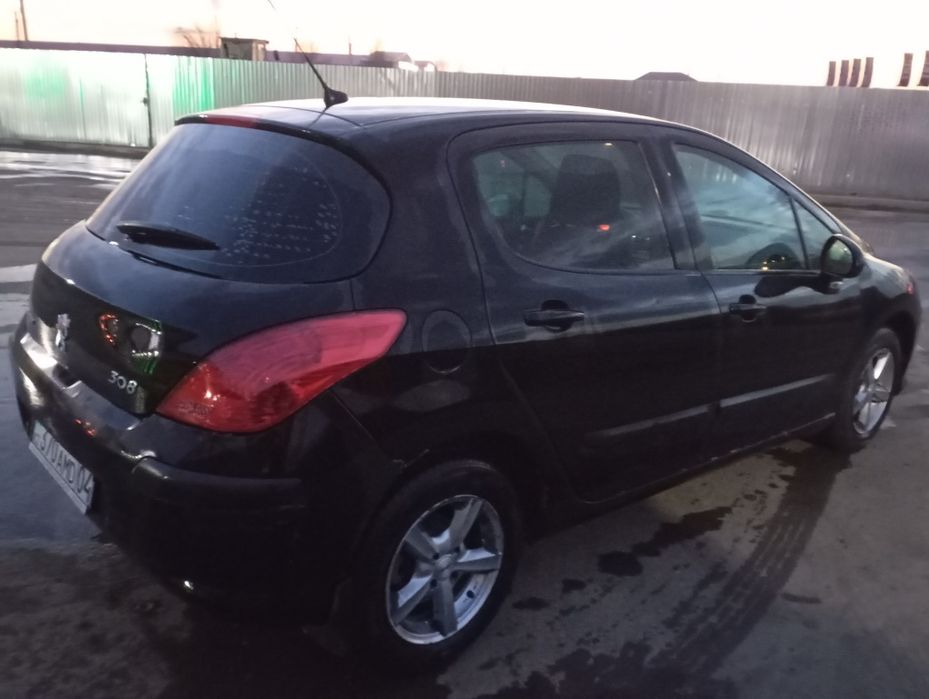 Продам автомобиль Пежо 308