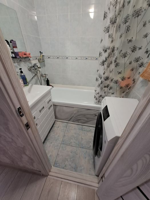 Продам 4 комнатную квартиру