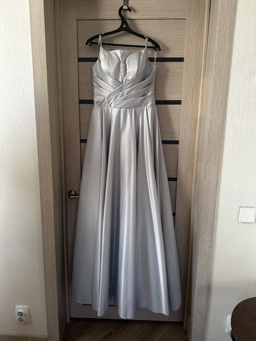 Платье вечернее, выпускное б/у