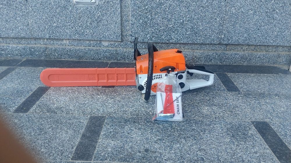 Продаётся бензопила, новый