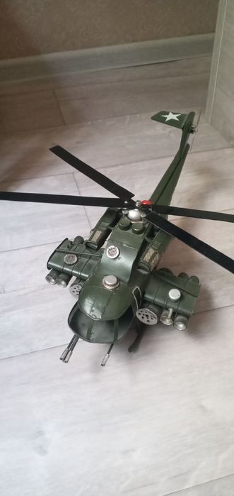 Продам металлический вертолёт