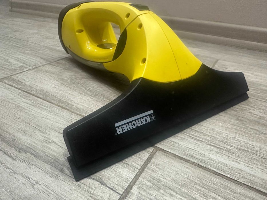 Уред за почистване на прозорци Karcher WV 2 Стъклочистачка