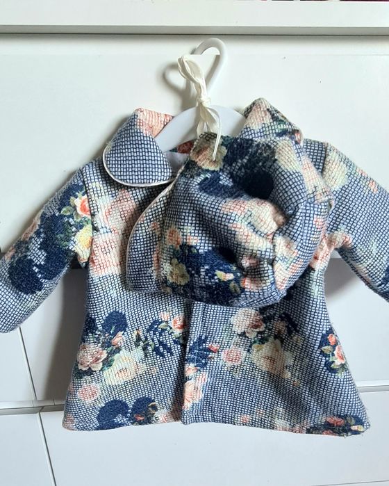 Paltonas cu pălărie superb