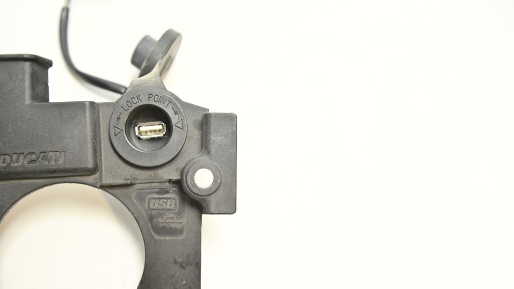 Plastic Baterie Port USB Ducati Scrambler 800 2015 - 2025