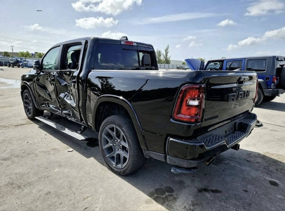 Dodge Ram 1500 Laramie 2025 5 gen facelift НА ЧАСТИ ( 2025 2026 Фейслифт ) ( Додж Рам )