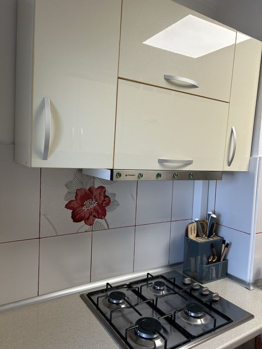 Vand mobila bucatarie facuta pe comanda+electrocasnice