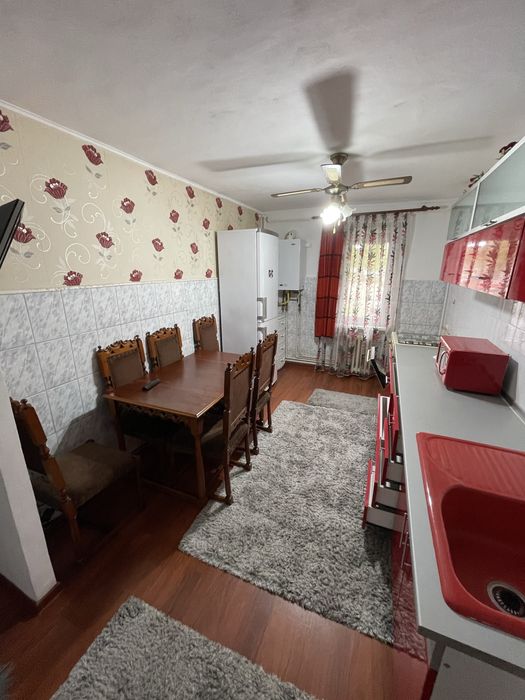 Vand apartament 4 decomandat parter + beci