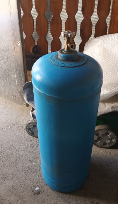 Vând butelie dublă rusească, prețul ușor negociabil