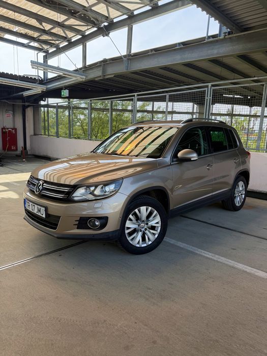 VW Tiguan 2.0 TDI 177 CP 4x4 • Bi-Xenon • Day Light LED • Climatronic • Senzori parcare • Scaune încălzite • Pilot automat • Park Assist • Proprietar