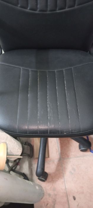 Продается кресло офисное рабочее
