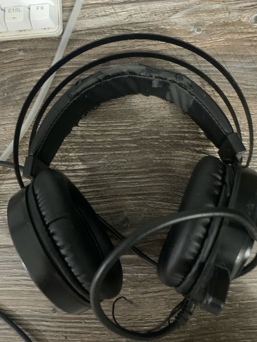 наушники Bloody.