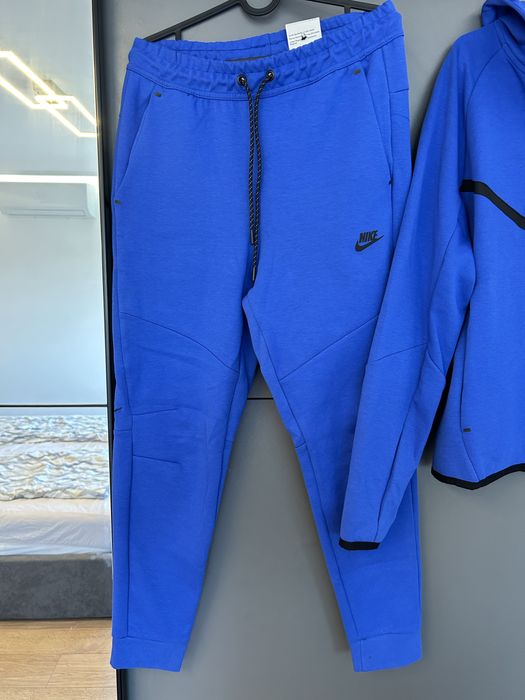 Чисто нов анцунг Nike Tech Fleece суитчър и долно