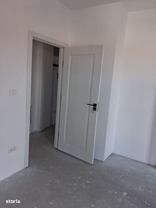 Apartament 3 camere, balcon și debara 97000 EURO