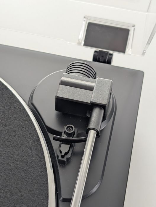 Vând pick-up automat Audio-Technica AT-LP60X in stare foarte bună