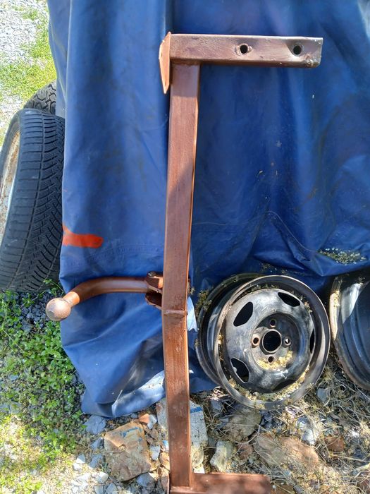 Продавам теглич да Ауди