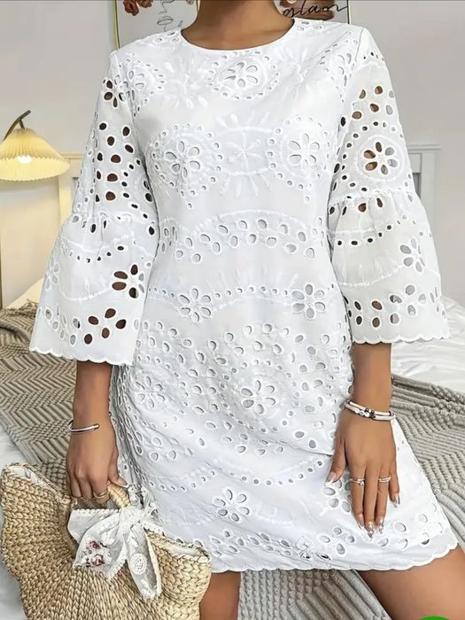 Дантелена рокля .