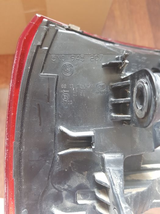 Задний левый фонарь Тигуан