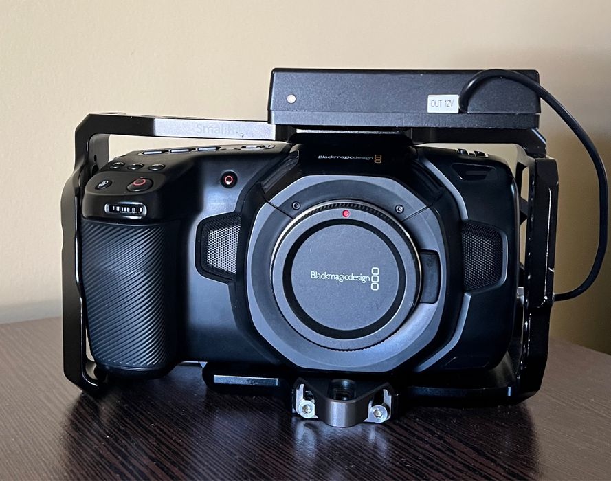 Blackmagic pocket 4k funcțională cu ecran defect