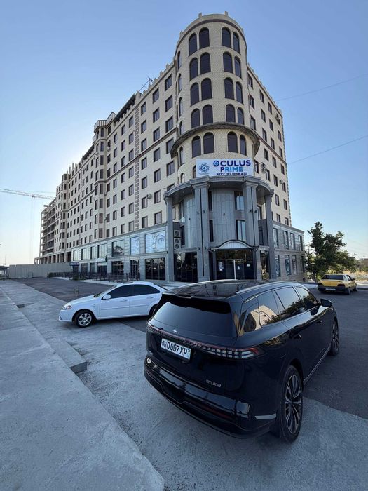 Срочно продается 2х комнатная люкс квартира на 10 этаже, в Самарканде
