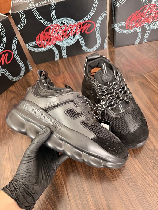 Versace Chain Reaction black
