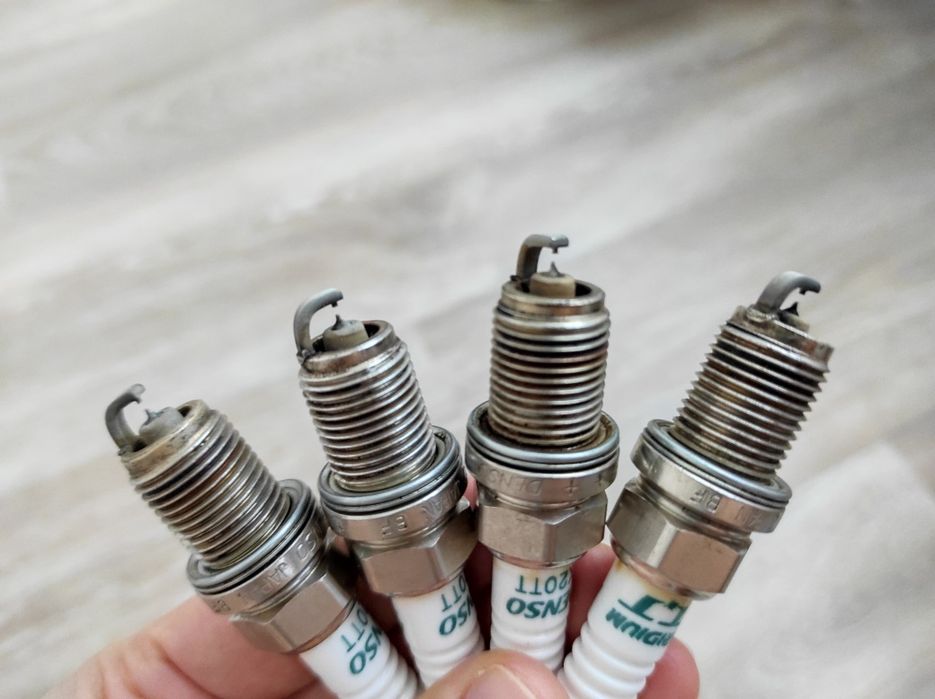 Свечи зажигания DENSO  IK20TT, 4шт