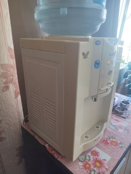 Диспенсър за вода