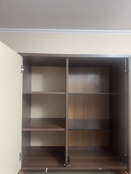 Dulap vitrină Lemet, 210 cm, cu rafturi și sertar