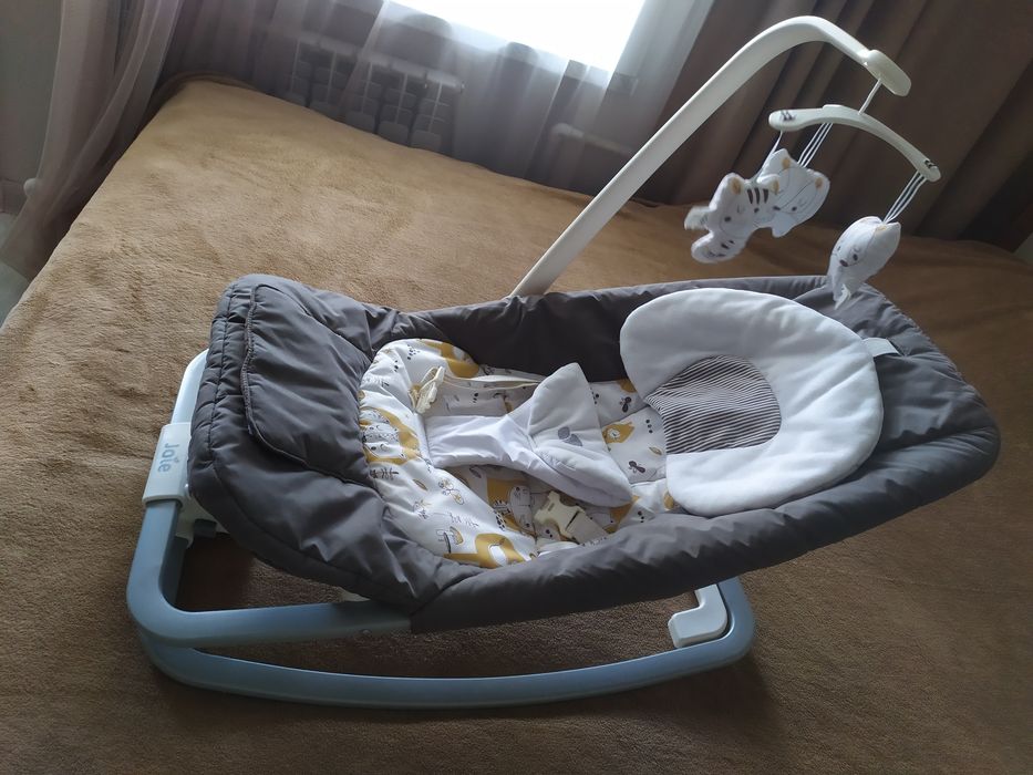 Шезлонг joie в отличном состоянии